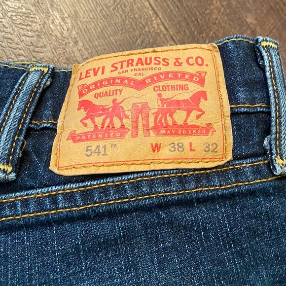 Levi's 541 Athletic Taper Jeans -38x32 - Picture 9 of 10